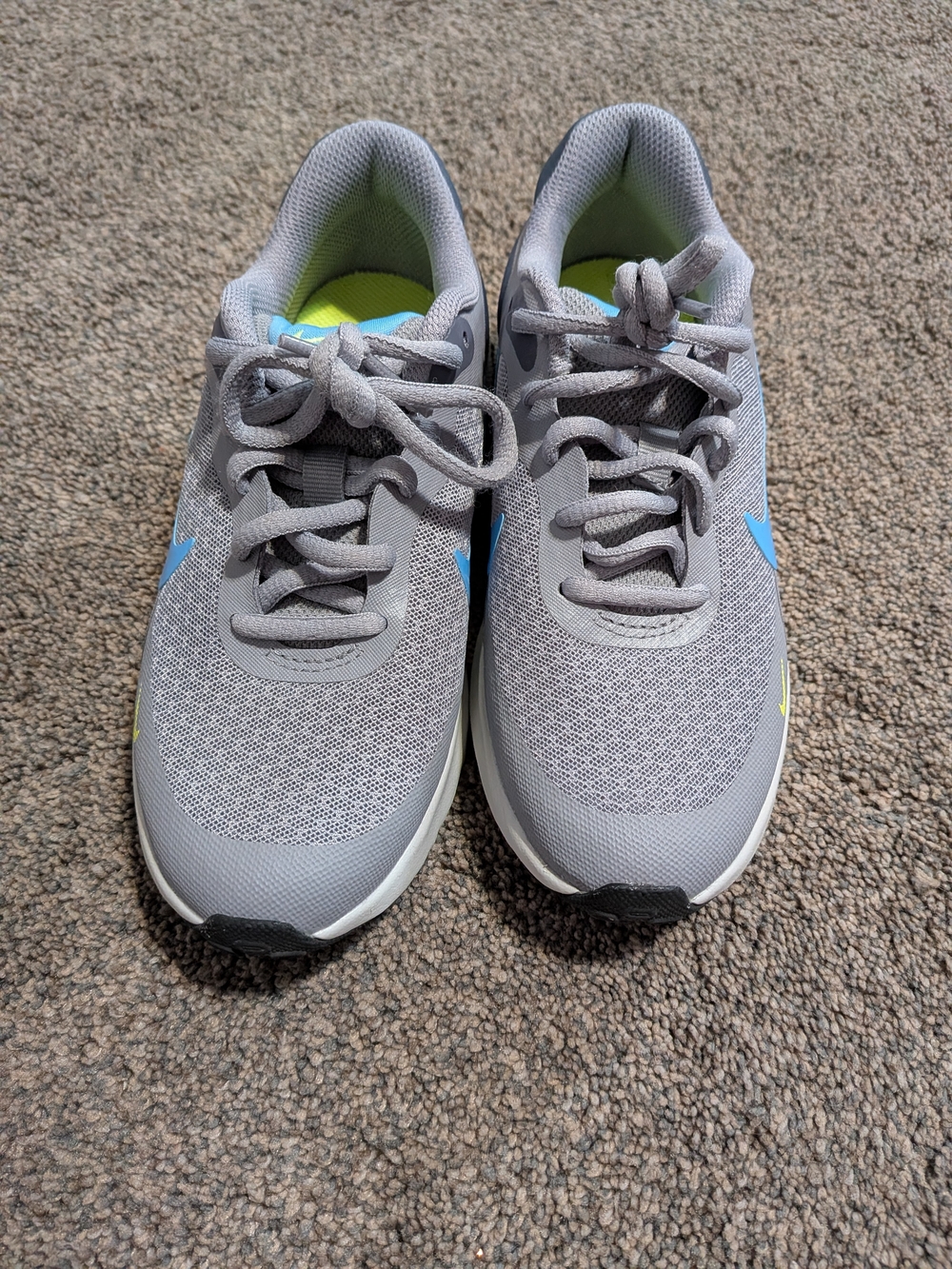 Nike Kids' Light Gray Sneakers with Blue and Neon Yellow Accents